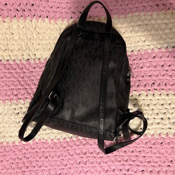 Michael Kors leather backpack - Picture 4 of 6